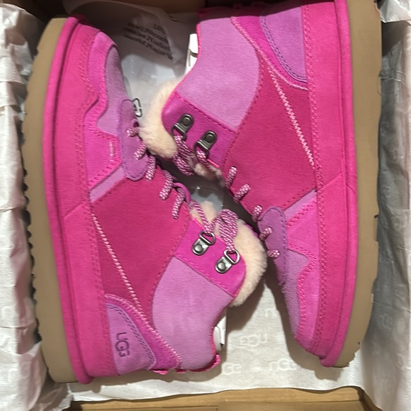 BRAND NEW* UGG highland hi heritage sneaker - big kid - raspberry - Picture 5 of 6